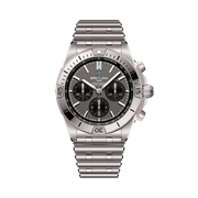 Breitling Chronomat B01 42 con cassa in titanio da 42 mm e bracciale in titanio.